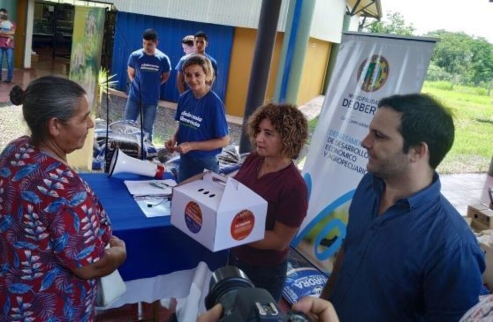 Desde Agricultura Familiar repartieron kits de pollitos y alimento balanceado