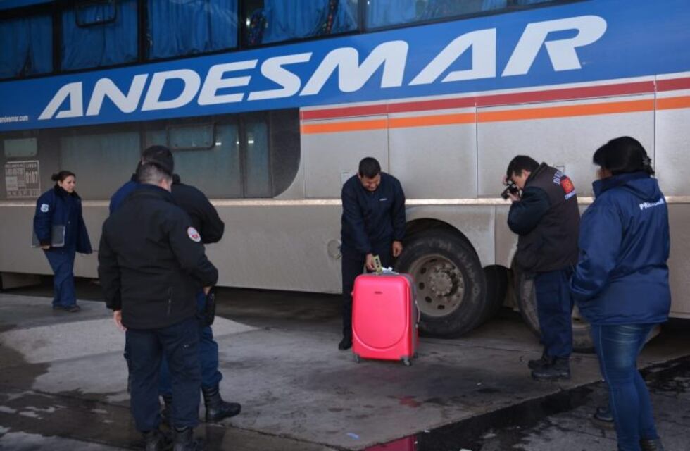 Una mujer falleció mientras viajaba en un colectivo de larga distancia