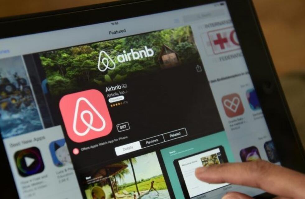Golpe para Airbnb: comenzarán a retener hasta un 28% a los propietarios