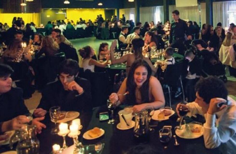 Intoxicación masiva tras una graduación en un salón de la zona norte