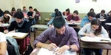 La iniciativa del Ejecutivo apunta a replantear la formación docente debido a la gran cantidad de docentes sin cargo\u002E