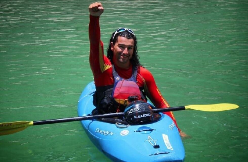 Profesor dejó crecer su cabello durante seis años y ahora se lo donará a una "guerrera oncológica"