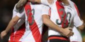 ARG11. Cu00d3RDOBA (ARGENTINA), 15/12/2016.- Jugadores de River Plate celebran tras anotar un gol de tiro penal hoy, jueves 15 de diciembre de 2016, durante un partido por la final de la Copa Argentina entre River Plate y Rosario Central, en el estadio Mario