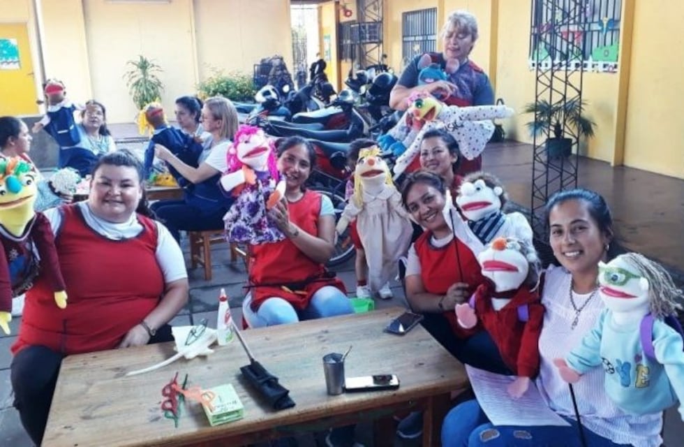 Confeccionan títeres para detectar maltrato infantil
