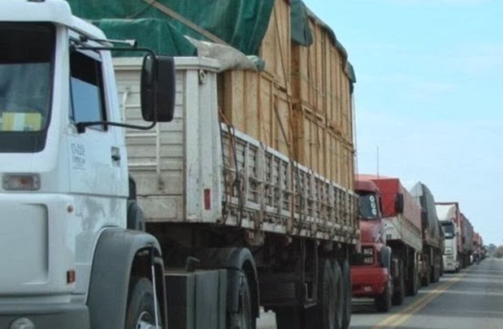 El Gobierno pidió a la Justicia Federal intervenir en el paso de camiones por Santa Rosa
