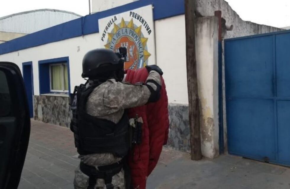Detienen a un sujeto por presunta venta de drogas en Dalmacio Vélez Sarsfield