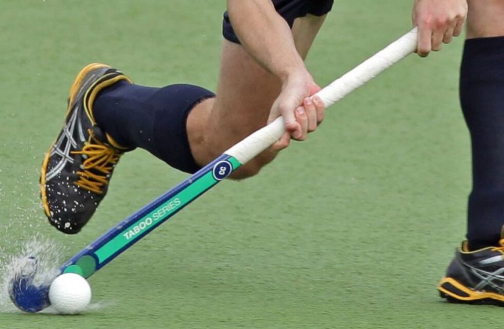 Juega al hockey en Italia y se recibió de abogado en Rosario