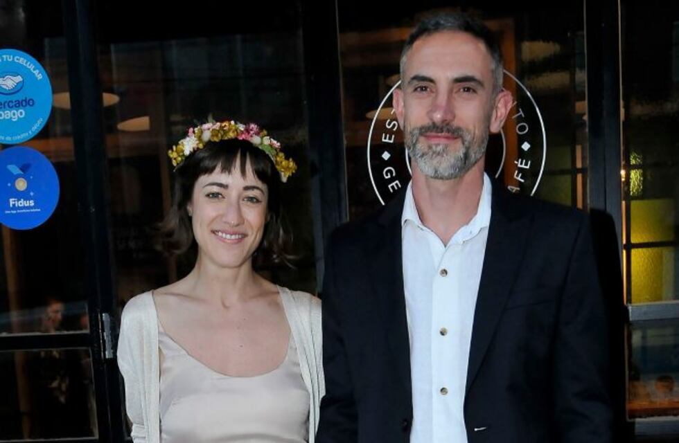 El divertido casamiento de Camila Salazar: invitados "mariposa" y su perro como testigo