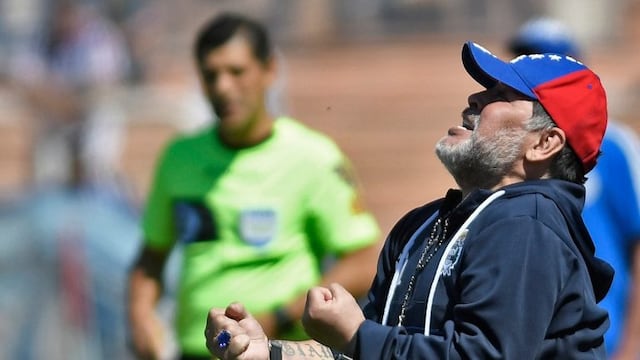 Diego Maradona celebró en Mendoza su primer triunfo con Gimnasia.