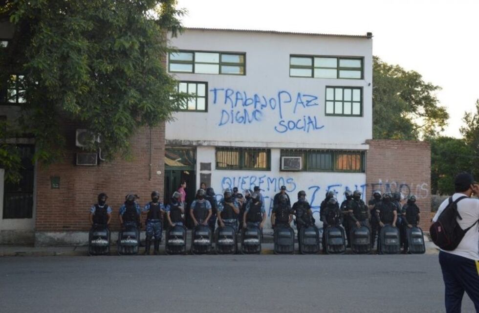 Doce detenidos por la toma de la Municipalidad de Valle Viejo