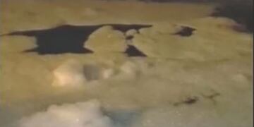 Denuncian que depositan líquidos de dudosa procedencia en el mar de Madryn