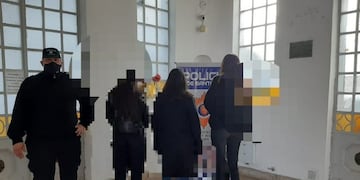 El procedimiento terminó con el traslado a la Comisaría 3°\u002E (@joosevillagran)