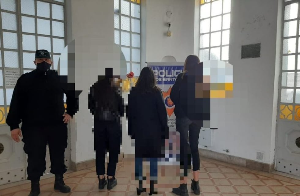 Detuvieron a diez personas en una fiesta ilegal en un bar de Santa Fe