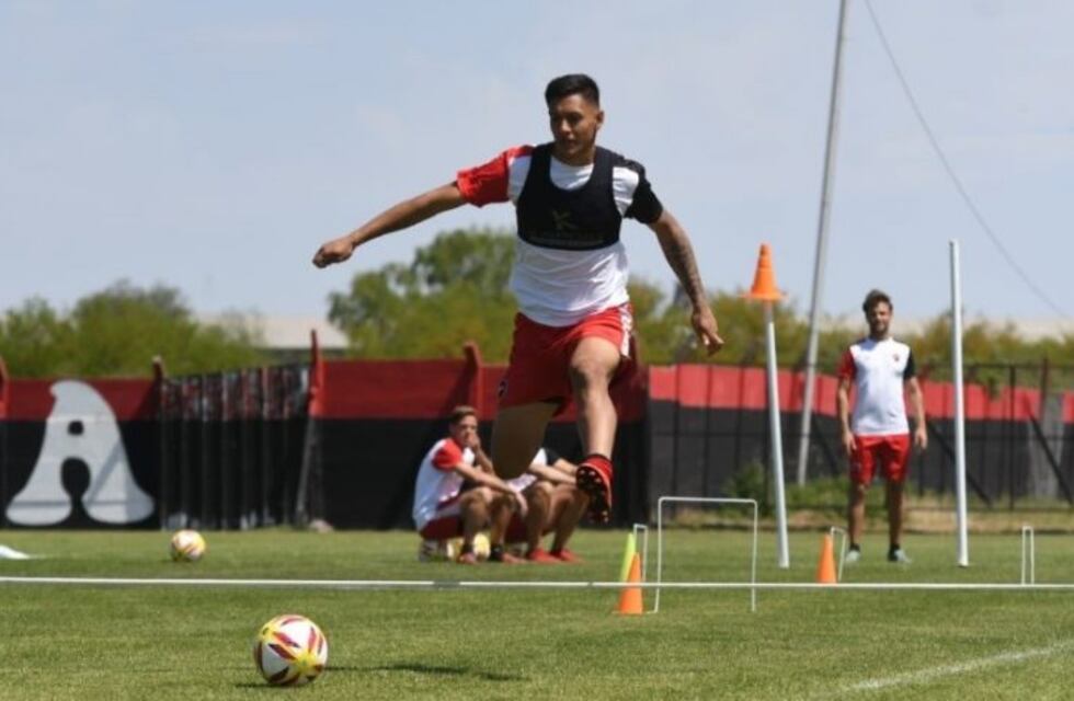 Con Cabrera y Fértoli de entrada, Newell's tiene equipo definido para visitar a Colón