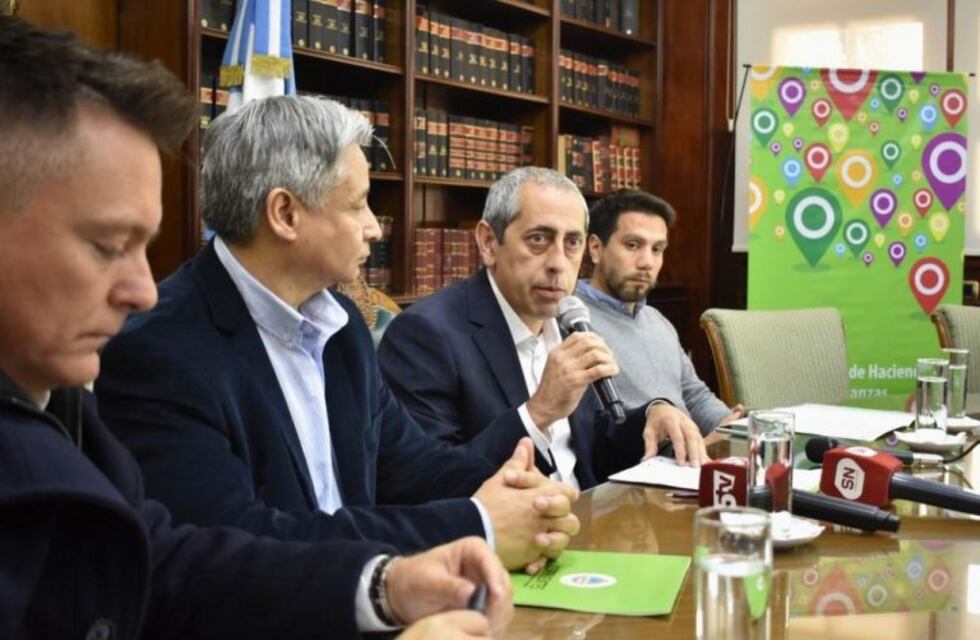 Gobierno de Corrientes anunció aumentos de plus y sueldos