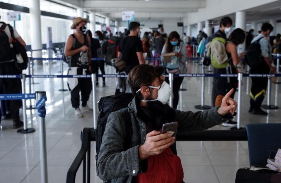 Regresaron al país 243 argentinos que estaban varados en Italia en vuelo especial de Aerolíneas