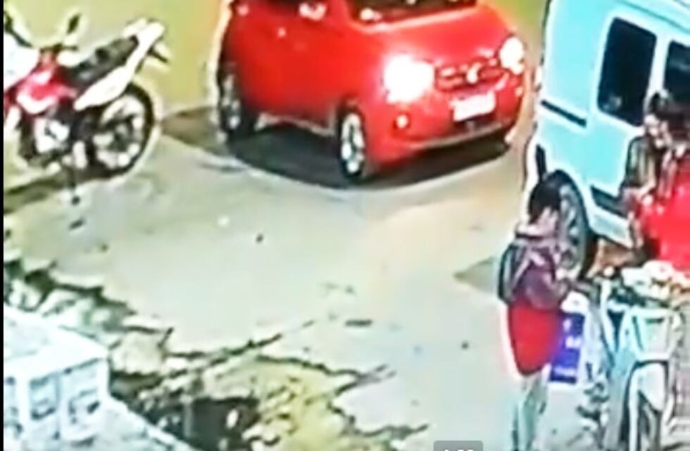 Robaron una moto en la entrada de un comercio y quedó filmado