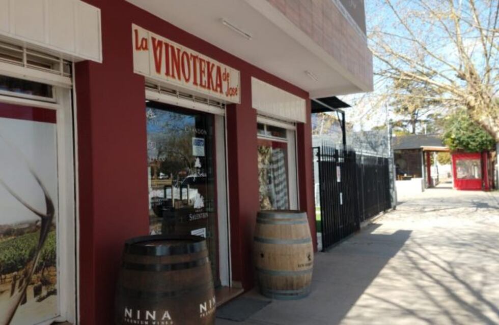 Jesús María: se robó seis vinos de alta gama y el dueño la obligó a devolverlos