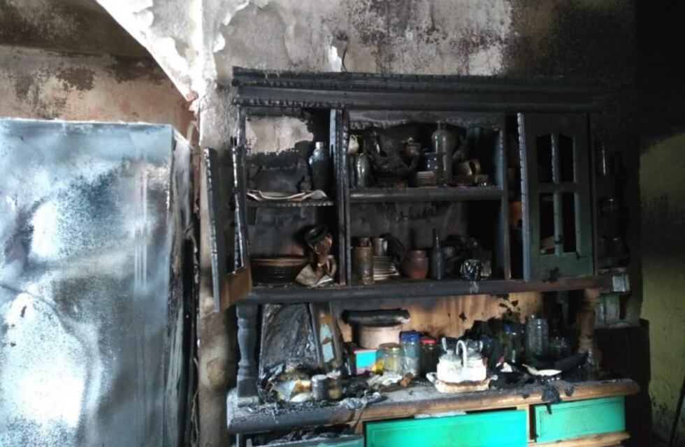 Con una rifa, ayudan a familia que sufrió voraz incendio