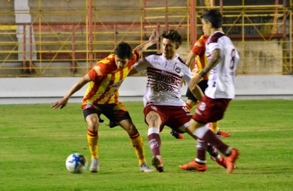 Sarmiento comenzó con un triunfazo el Federal A