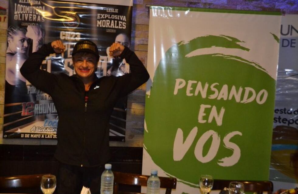 Locomotora Oliveras presentó "la Pelea del Siglo" en Caleta Olivia