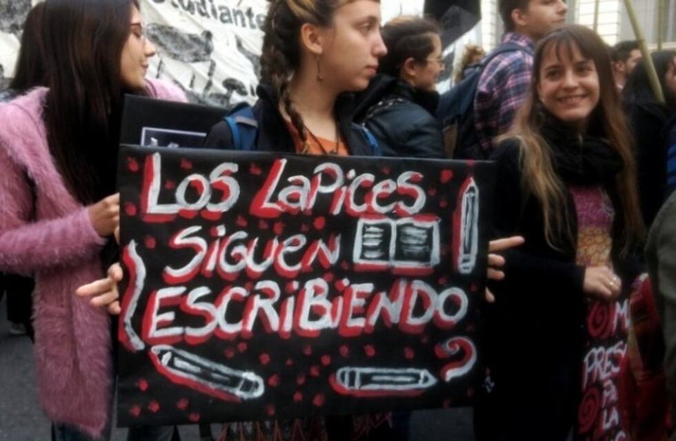 Estudiantes y militantes se movilizaron por el aniversario de "La Noche de los Lápices"
