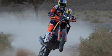 Jeddah (Saudi Arabia), 08/01/2020\u002E- Argentinian rider Luciano Benavides (Red Bull KTM Factory Team) in action during stage four of the Rally Dakar 2020 between Neom and Al Ula in Saudi Arabia, 08 January 2020\u002E The Rally Dakar takes place in Saudi Arabia from 05 to 17 January 2020\u002E (Arabia Saudita) EFE/EPA/ANDRE PAIN