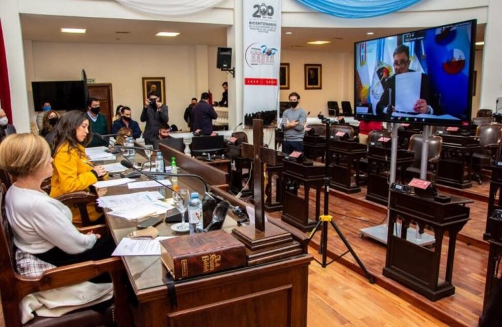 Florencia López asumió como vicepresidenta del ParlaNOA