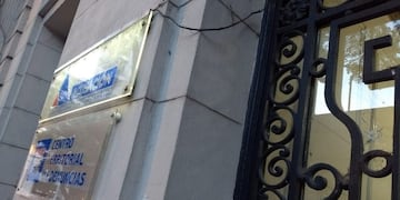 Balearon la sede de la Fiscalía de Rosario\u002E (Juan José García)