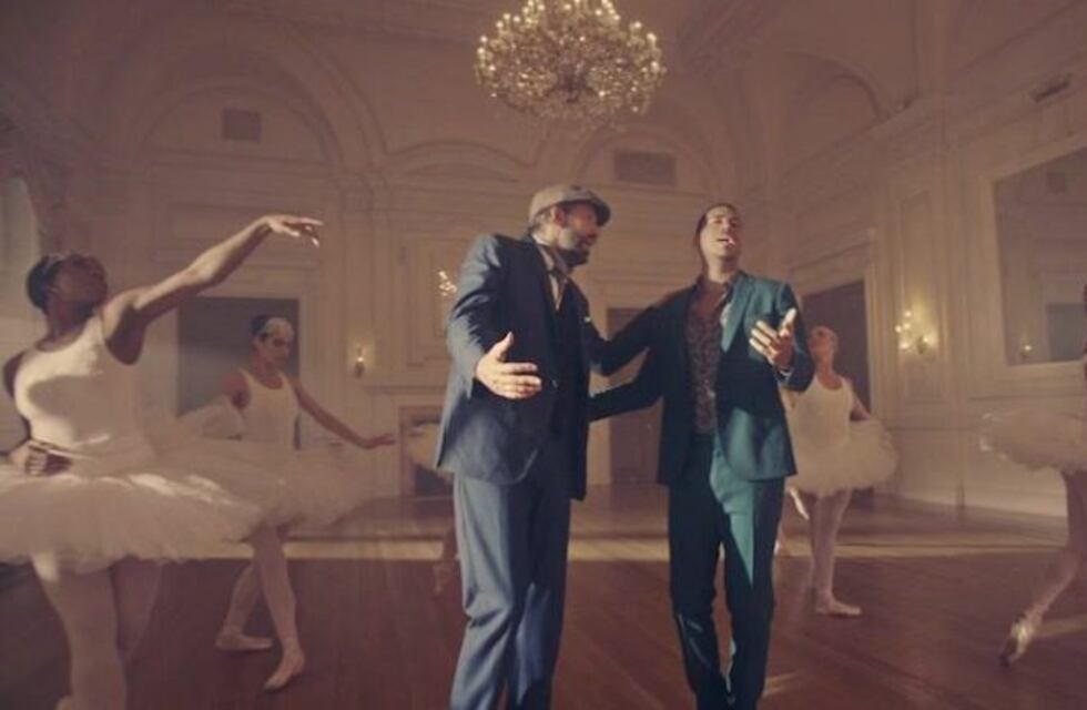 Carmín, la nueva canción de Romeo Santos con Juan Luis Guerra