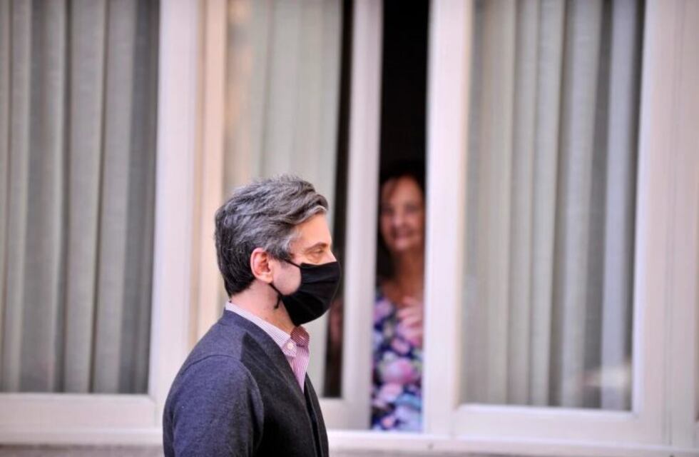 Vecinos de Recoleta divididos por un DJ que pasa música los fines de semana