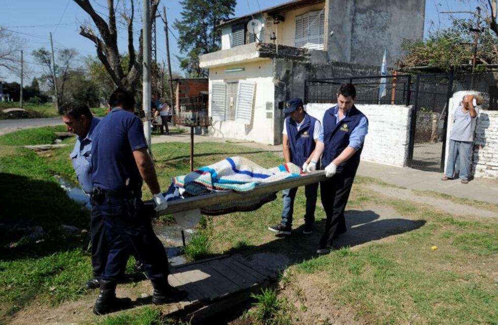 Seguirá preso un joven que mató a su padre a machetazos