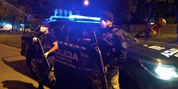 Picnic, paseos por la vía pública y 66 detenidos por violar la cuarentena (SL24)