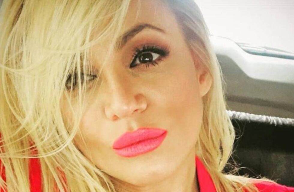 María Eugenia Ritó subió un foto desde la cama para celebrar su debut en "Sex"