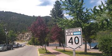 Ruta 40 camino a Lago Falkner desde San Martin de Los Andes\u002E