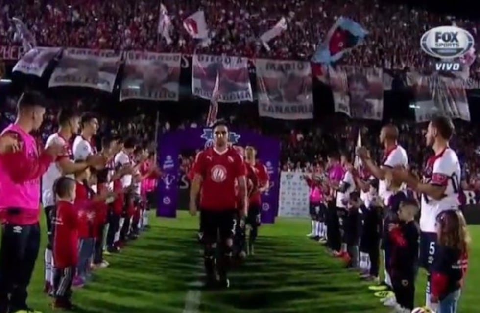 "Pasillo" a Independiente y espectacular recibimiento de la hinchada leprosa a Newell's