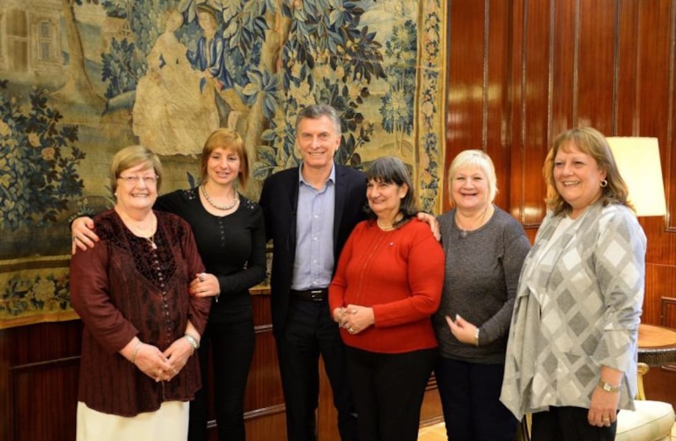 Macri almorzará en Casa Rosada con vecinos que lo recibieron en sus casas durante la campaña