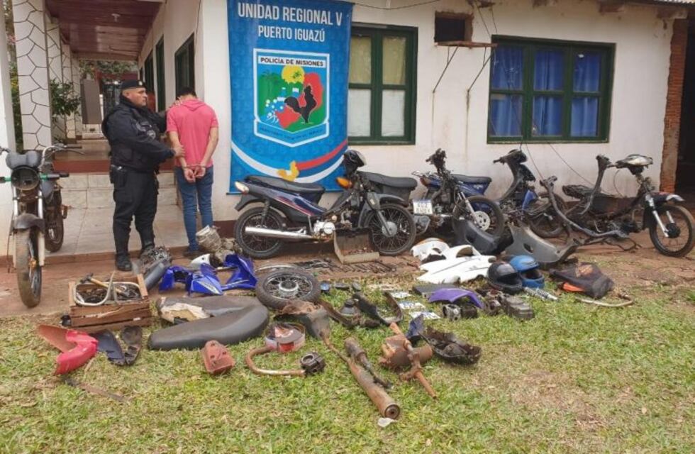 Desbaratan un desarmadero y recuperan cinco motos robadas