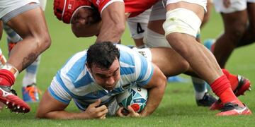 Agustín Creevy durante el partido con Tonga\u002E Foto: Aaron Favila/AP\u002E