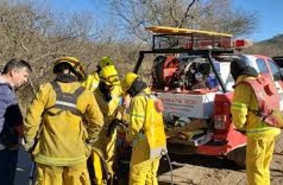 Insólito: impidieron avanzar a bomberos de Achiras por el bloque en San Luis