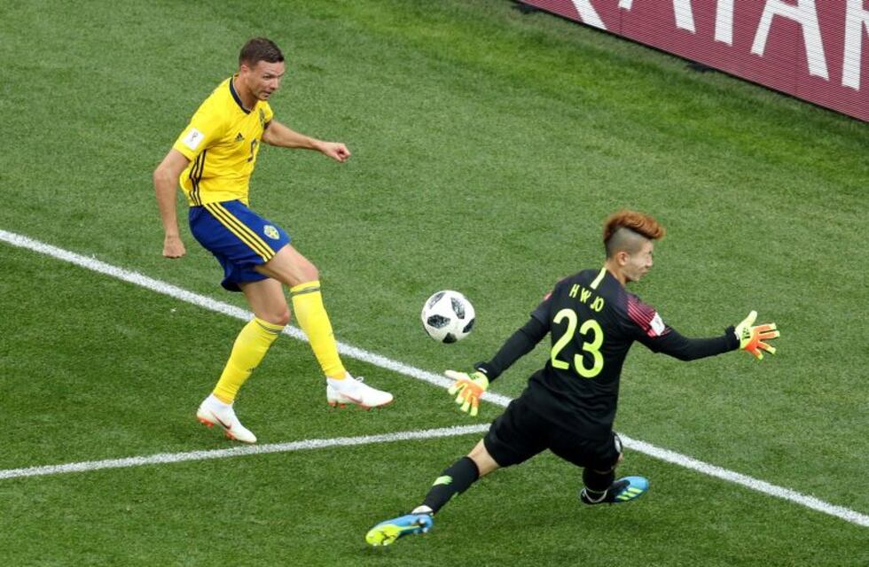 La espectacular atajada del arquero coreano ante Suecia