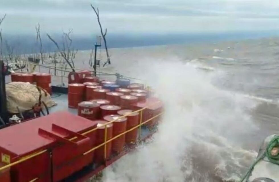 Un remolcador paraguayo se hundió en el Río Paraná