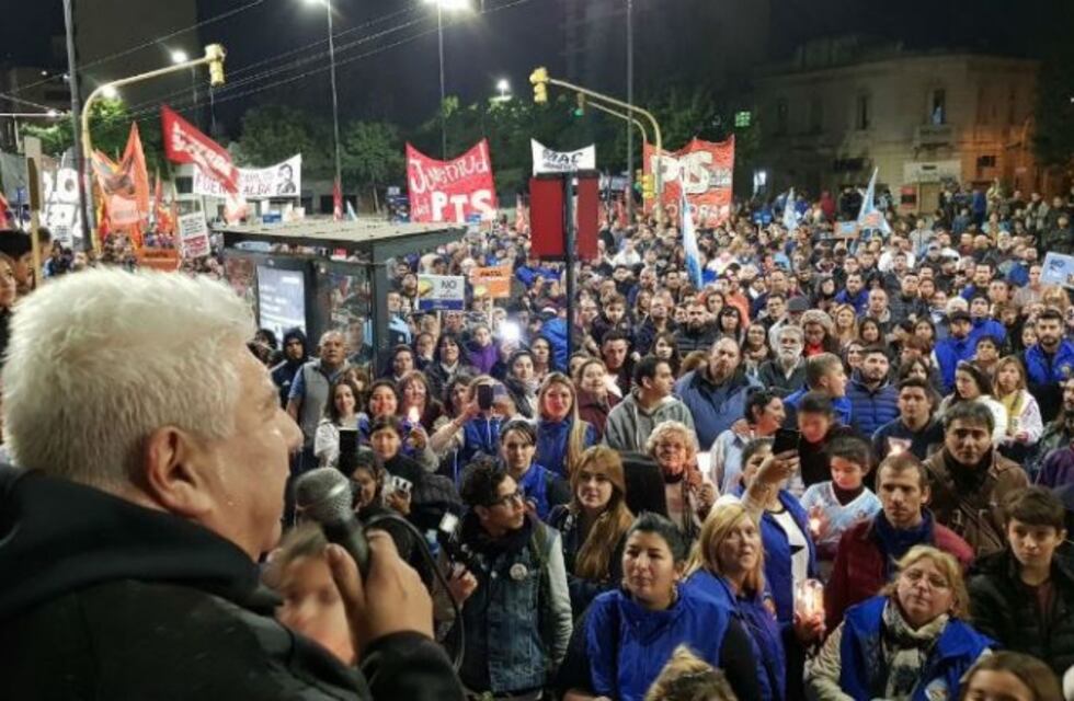 Luz y Fuerza marchó por las calles del Centro en repudio al tarifazo