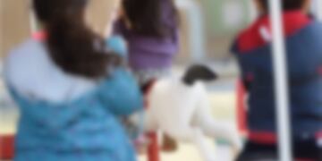 Otorgan adopción plena a un matrimonio que cuidó a tres hermanos cinco años (foto ilustrativa)\u002E