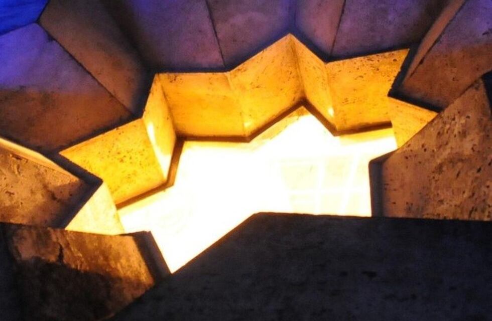Hasta fin de mes abren de noche el mirador del Monumento a la Bandera