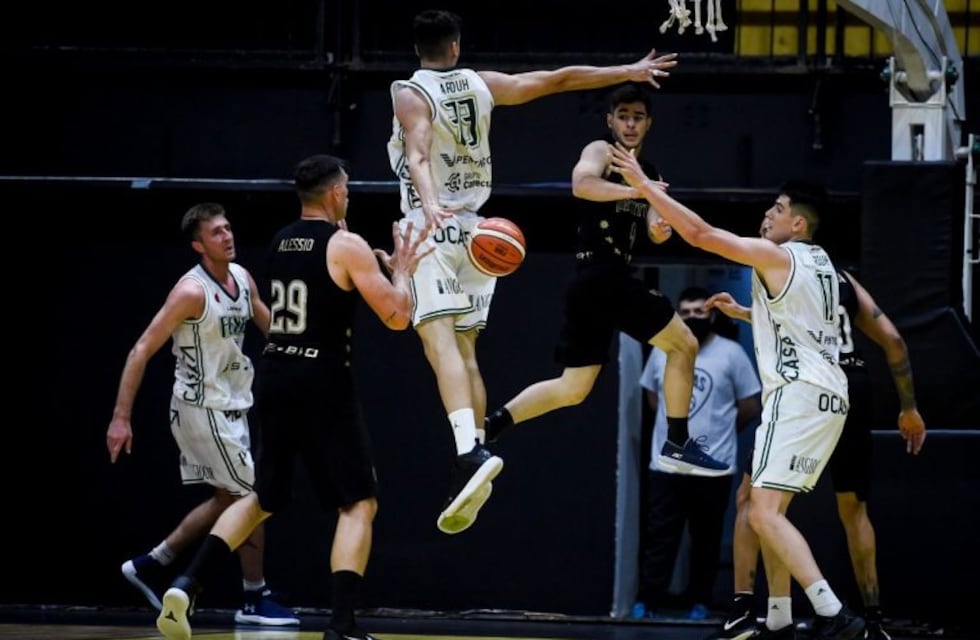 Instituto derrotó a Atenas en el debut de los cordobeses en la Liga Nacional