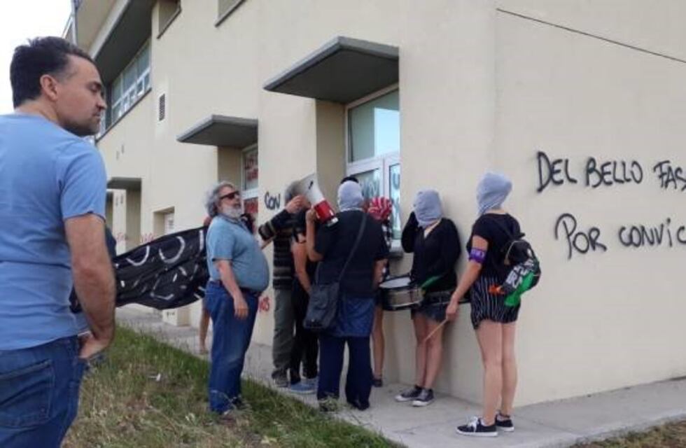 La protesta y escraches de la UNRN llagaron a Viedma