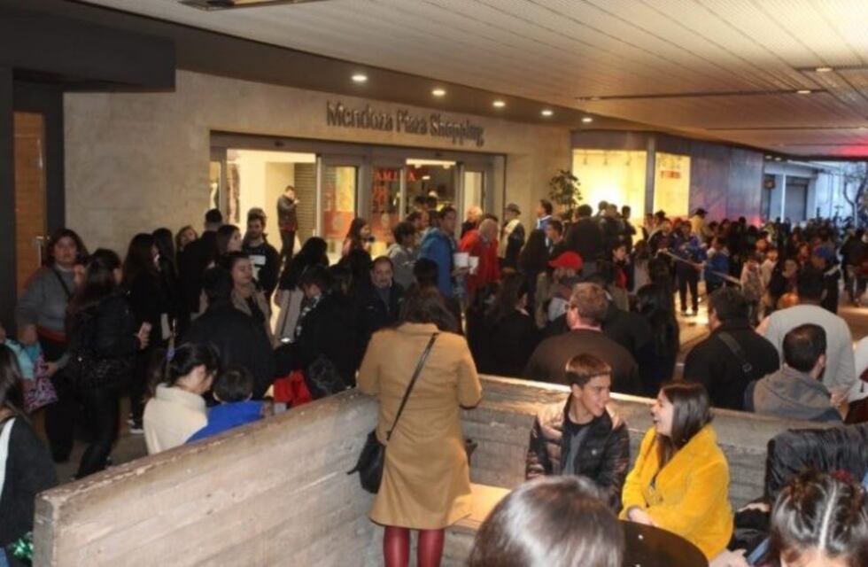 Pánico ante un incendio en el Vea del Mendoza Plaza Shopping