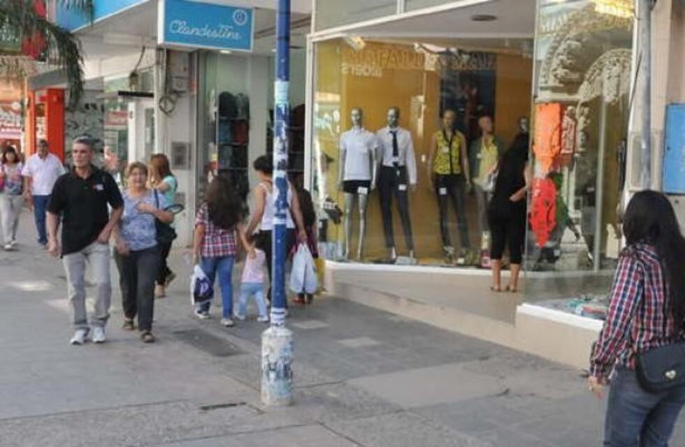 Versiones encontradas entre el gremio y la Cámara de Comercio sobre si los negocios abrirán durante el feriado