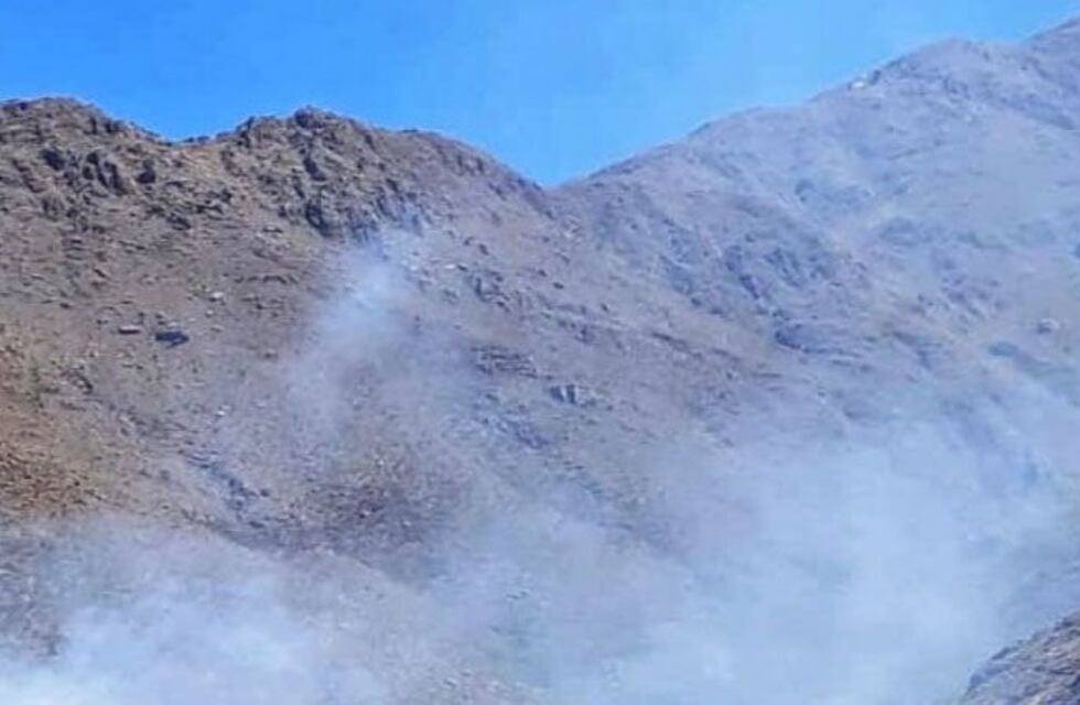 Grave incendio en el cerro Famatina